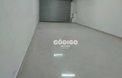 Imagem: O depósito possui 2 Vagas na garagem, 115m² de Área e está