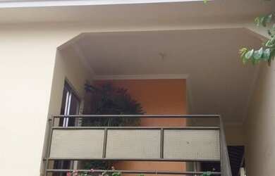 Imagem: A casa possui 3 Dormitórios, 2 Banheiros, 1 Vaga na garagem