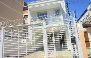 Imagem: A casa possui 3 Dormitórios, 2 Banheiros, 280m² de Área e