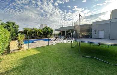 Imagem: A casa em condomínio possui 3 Dormitórios, 5 Banheiros, 4