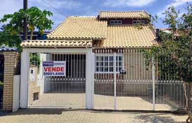 Imagem: A casa possui 2 Dormitórios, 1 Banheiro, 1 Vaga na garagem