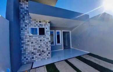 Imagem: A casa possui 3 Dormitórios, 2 Banheiros, 3 Vagas na garagem