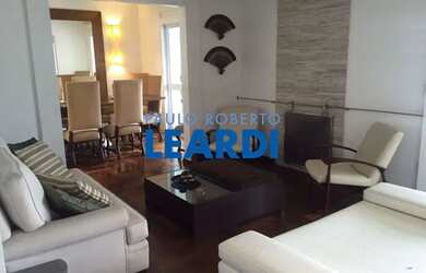 Imagem: O apartamento possui 4 Dormitórios, 5 Banheiros, 4 Vagas na