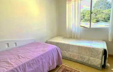 Imagem: A casa possui 3 Dormitórios, 4 Banheiros, 2 Vagas na garagem