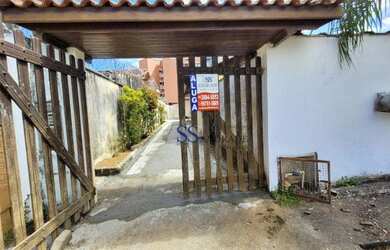 Imagem: A casa possui 2 Dormitórios, 1 Banheiro, 5 Vagas na garagem