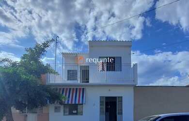 Imagem: A casa possui 2 Dormitórios, 1 Banheiro, 80m² de Área e