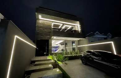 Imagem: A casa em condomínio possui 5 Dormitórios, 5 Banheiros, 5