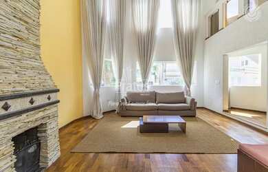 Imagem: A casa em condomínio possui 4 Dormitórios, 1 Banheiro, 4 Vagas