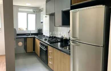 Imagem 1: Excelente apartamento com armários planejados, cooktop e forno