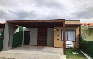 Imagem: A casa possui 2 Dormitórios, 2 Banheiros, 2 Vagas na garagem