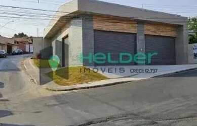 Imagem: O depósito possui 4 Vagas na garagem, 352m² de Área e está