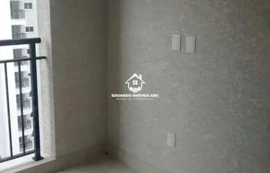 Imagem: O apartamento possui 1 Dormitório, 1 Banheiro, 1 Vaga na garagem