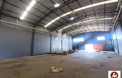 Imagem: O depósito possui 4 Vagas na garagem, 470m² de Área e está