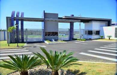 Imagem: O terreno possui 405m² de Área e está localizado em Portes