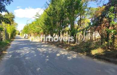 Imagem: O terreno possui 1077m² de Área e está localizado em Quintas