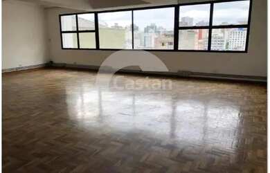 Imagem: O depósito possui 1 Vaga na garagem, 81m² de Área e está