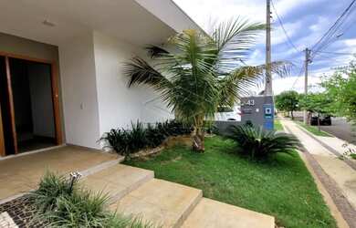 Imagem: A casa em condomínio possui 3 Dormitórios, 3 Banheiros, 2