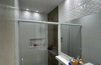 Imagem: A casa possui 2 Dormitórios e 1 Banheiro e está localizado