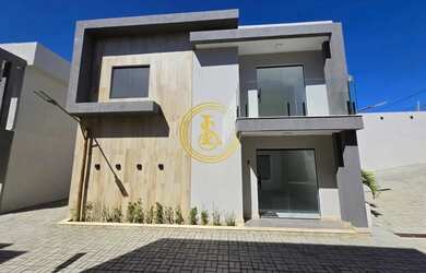 Imagem: A casa em condomínio possui 4 Dormitórios, 3 Banheiros, 1