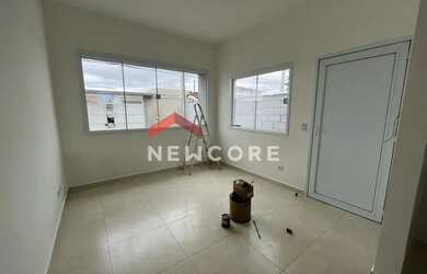 Imagem: A casa possui 2 Dormitórios, 2 Banheiros, 1 Vaga na garagem