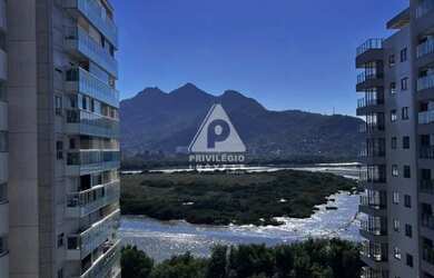 Imagem: O apartamento possui 3 Dormitórios, 4 Banheiros, 2 Vagas na