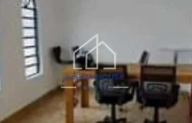 Imagem: A casa possui 3 Dormitórios, 1 Banheiro, 3 Vagas na garagem