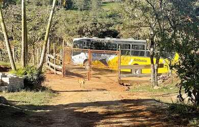 Imagem 2: Condomínio fechado em Atibaia 2,5 km do asfalto e ônibus na porta