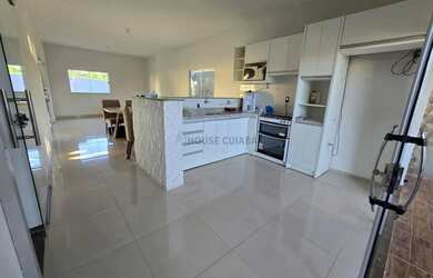 Imagem: A casa em condomínio possui 3 Dormitórios, 2 Banheiros, 3