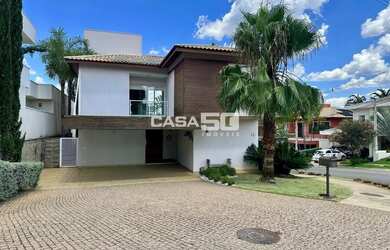 Imagem: A casa em condomínio possui 3 Dormitórios, 5 Banheiros, 3