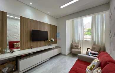 Imagem: O apartamento possui 3 Dormitórios, 1 Banheiro, 2 Vagas na