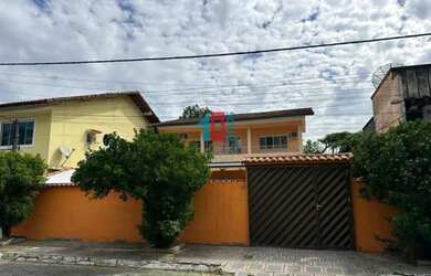 Imagem: A casa à venda possui 5 Dormitórios, 3 Banheiros, 5 Vagas