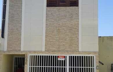 Imagem: A casa possui 3 Dormitórios e 1 Vaga na garagem e está localizado