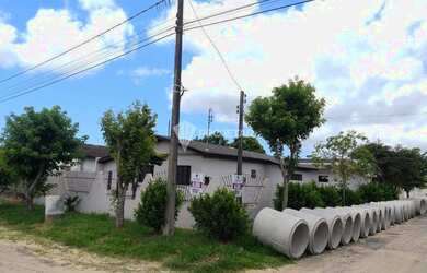 Imagem: A casa à venda possui 3 Dormitórios, 2 Banheiros, 2 Vagas