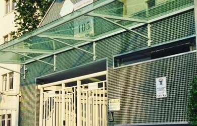 Imagem: O apartamento possui 2 Dormitórios, 1 Banheiro, 1 Vaga na garagem