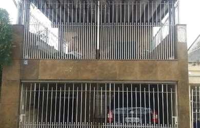 Imagem: A casa possui 4 Dormitórios, 3 Banheiros, 2 Vagas na garagem