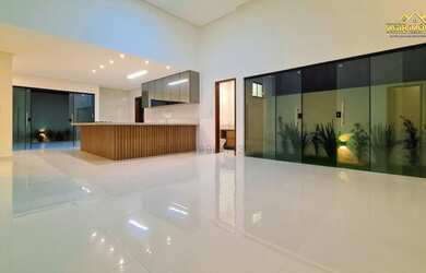 Imagem: A casa em condomínio possui 3 Dormitórios, 4 Banheiros, 183m²