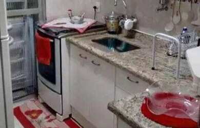 Imagem: O apartamento possui 3 Dormitórios, 1 Banheiro, 1 Vaga na garagem