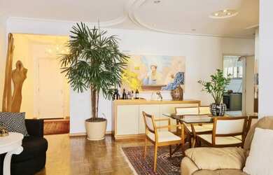 Imagem: O apartamento possui 3 Dormitórios, 1 Banheiro, 1 Vaga na garagem