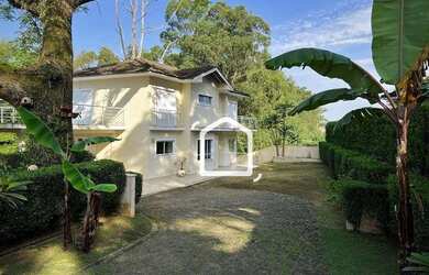 Imagem: A casa em condomínio possui 4 Dormitórios, 4 Banheiros, 4