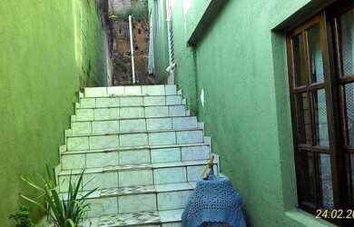 Imagem: A casa possui 3 Dormitórios, 4 Banheiros, 1 Vaga na garagem