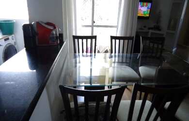 Imagem: O apartamento possui 3 Dormitórios, 1 Banheiro, 1 Vaga na garagem