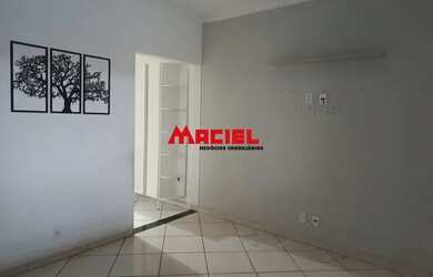 Imagem: A casa possui 2 Dormitórios, 1 Banheiro, 2 Vagas na garagem