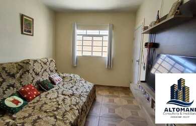 Imagem: A casa possui 3 Dormitórios, 2 Banheiros, 2 Vagas na garagem