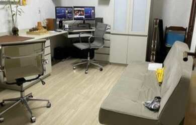 Imagem: A casa possui 3 Dormitórios, 1 Banheiro, 1 Vaga na garagem