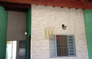 Imagem: A casa possui 2 Dormitórios, 2 Banheiros, 2 Vagas na garagem