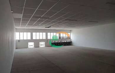 Imagem: O depósito possui 4 Vagas na garagem, 278m² de Área e está