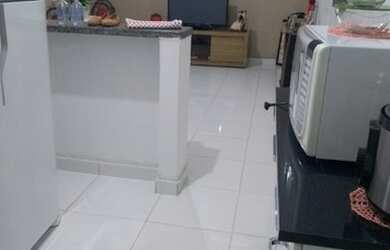 Imagem: A casa possui 2 Dormitórios, 2 Banheiros, 4 Vagas na garagem