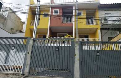 Imagem: A casa possui 3 Dormitórios, 3 Banheiros, 2 Vagas na garagem