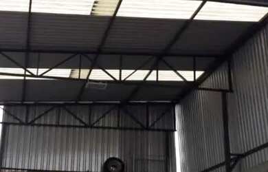 Imagem: O depósito possui 5 Vagas na garagem e 250m² de Área e está