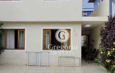 Imagem: A casa possui 3 Dormitórios, 2 Banheiros, 3 Vagas na garagem